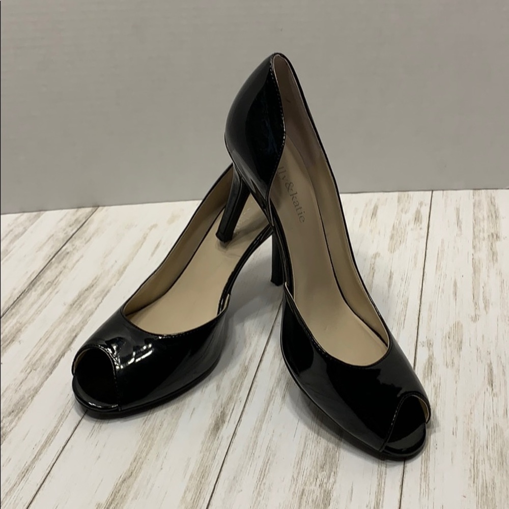 Size 7.5 Kelly & Katie Black Jubilee Heels